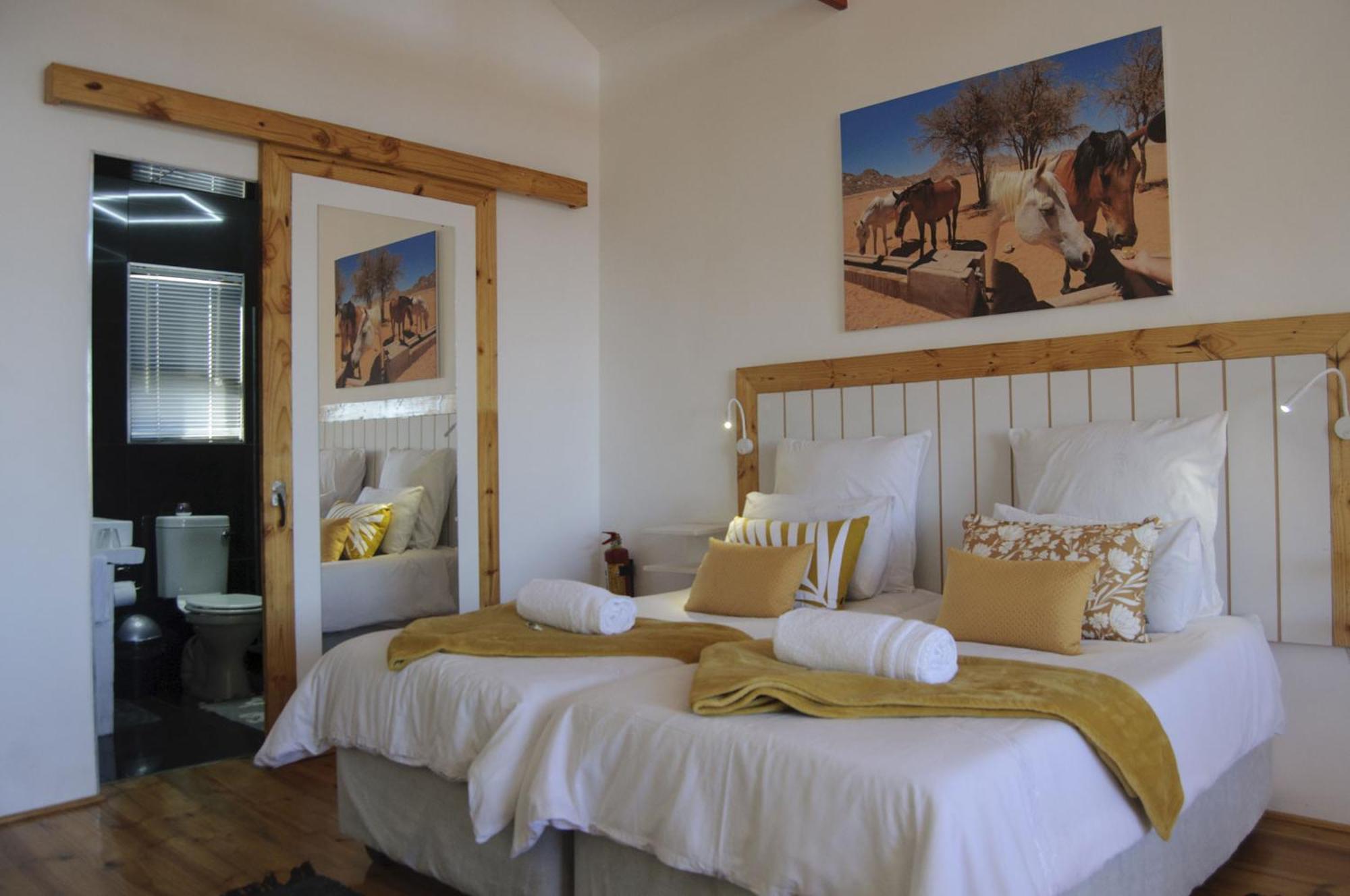Wildhorses B&B And Self Catering Luderitz Ngoại thất bức ảnh