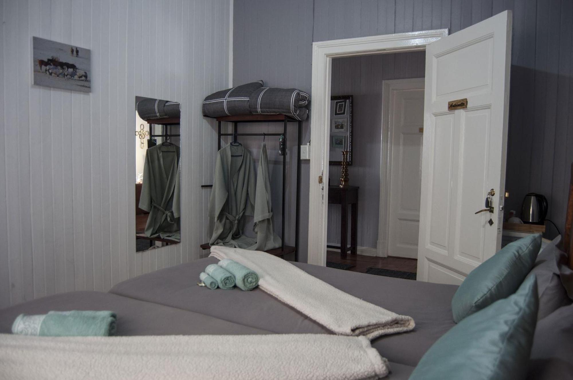 Wildhorses B&B And Self Catering Luderitz Ngoại thất bức ảnh