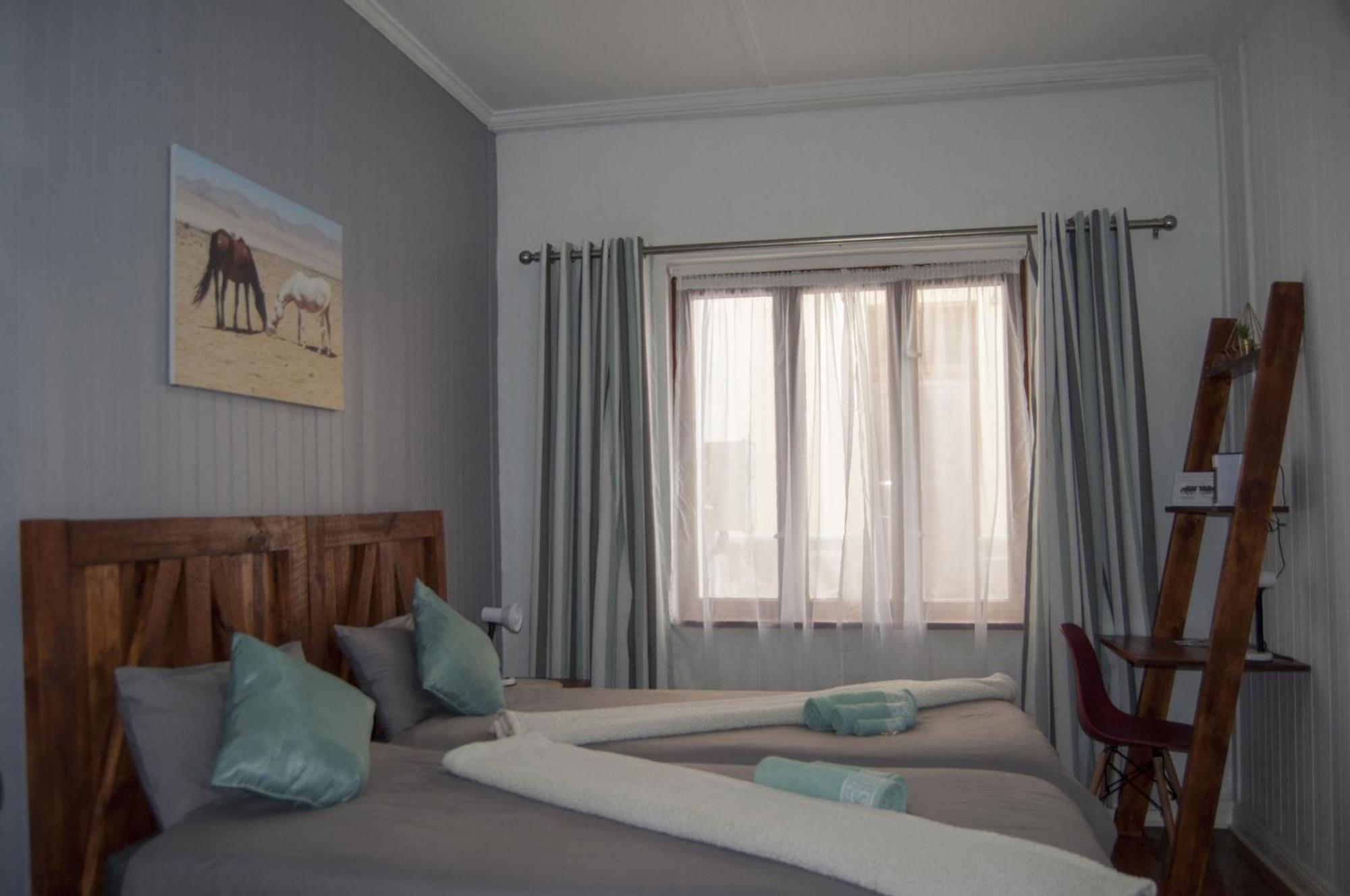 Wildhorses B&B And Self Catering Luderitz Ngoại thất bức ảnh